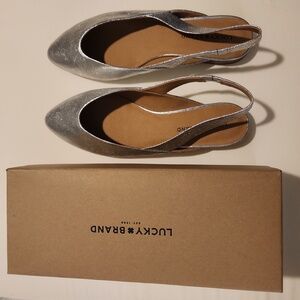 Lucky Brand Women's Silver Flats in Size 12